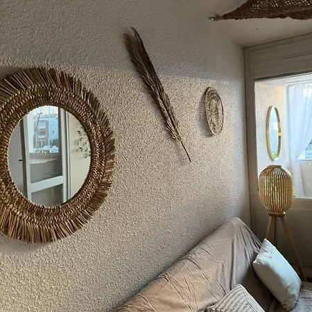 Vue Port, Piscine Et Parking 4 Couchages Appartement Entierement Renove