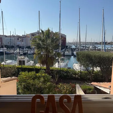 Vue Port, Piscine Et Parking 4 Couchages Entierement Renove *