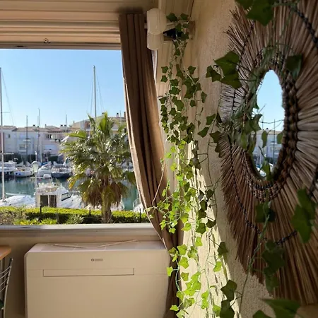 Apartment Vue Port, Piscine Et Parking 4 Couchages Entierement Renove Agde
