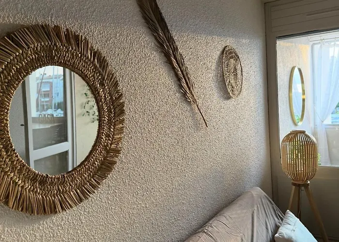 4 Couchages Vue Port Avec Piscine Et Parking